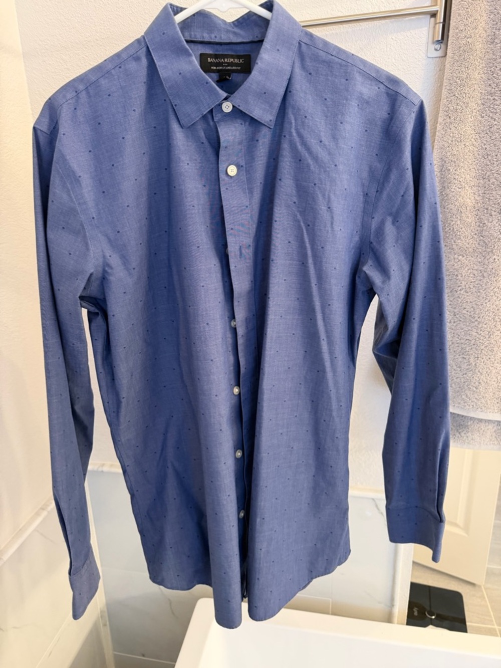 Banana Republic Men’s Navy Blue Long-Sleeve Patterned Dress Shirt